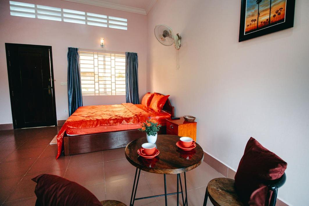 Lea'S Guesthouse And Restaurant Kampot Exterior foto
