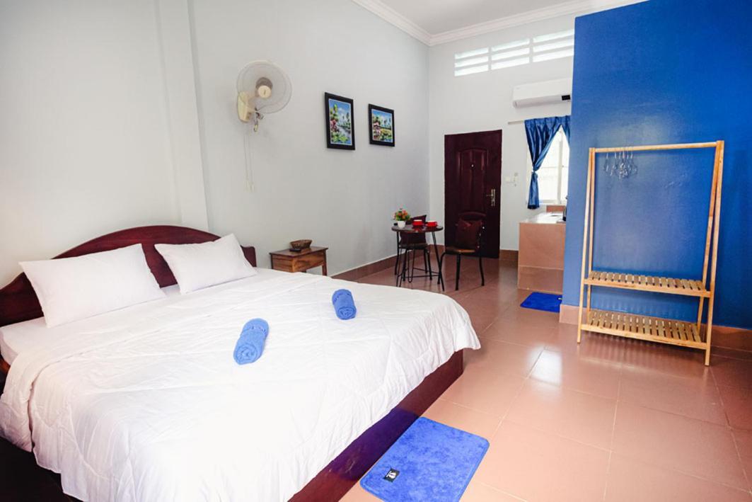 Lea'S Guesthouse And Restaurant Kampot Exterior foto